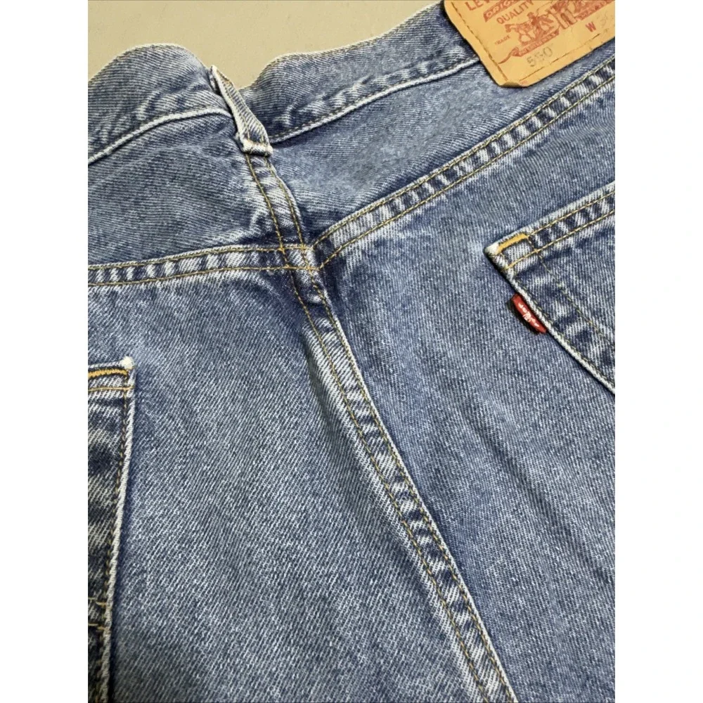 Vintage Levis 550 Shorts Men 36 Relaxed Fit Baggy Jorts Skate Y2K Med Wash Denim